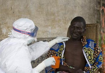 Вспышка Эболы: ЮАР и Сенегал закрыли границы с Либерией