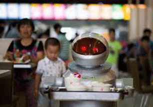 В Китае открылся ресторан c роботами-официантами