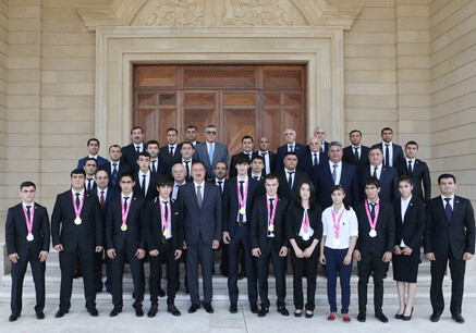 Президент Азербайджана встретился с олимпийцами
