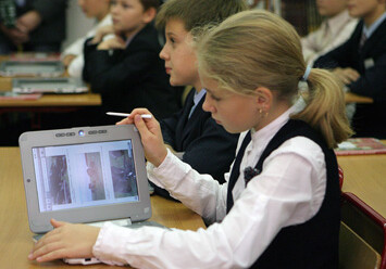 В Азербайджане все школьники бесплатно получат планшеты