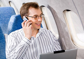 В Европе разрешили пользоваться телефонами в самолетах