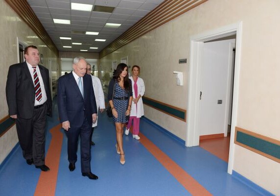 Вице-президент Фонда Гейдара Алиева Лейла Алиева посетила Центр талассемии (Фото)