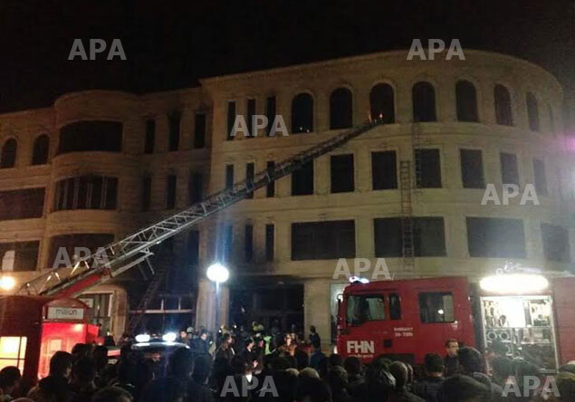 При пожаре в торговом центре в Сумгайыте погиб человек 