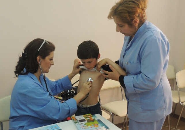 У детей в Азербайджане в основном проблемы с органами дыхания и пищеварения-педиатр