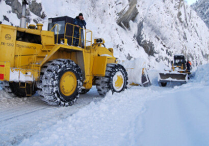 Из-за сильного снегопада закрыта дорога Губа-Хыналыг