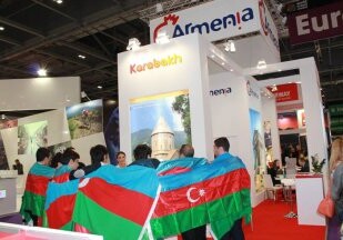 Азербайджанцы провели акцию у стенда карабахских сепаратистов