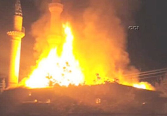 В Баку произошел пожар в мечети (Добавлено)