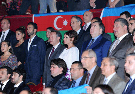 Мехрибан Алиева наблюдала за встречей между азербайджанскими и французскими борцами (Фото)