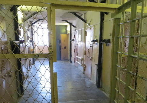В челябинском СИЗО взбунтовалось около 100 заключенных