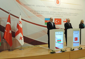 В Карсе состоялась встреча глав МИД Азербайджана, Грузии и Турции (Добавлено)