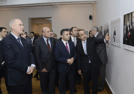 В Баку открылась фотовыставка, посвященная Гейдару Алиеву (Фото)