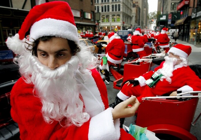 Ежегодный фестиваль Санта-Клаусов прошел в Нью-Йорке