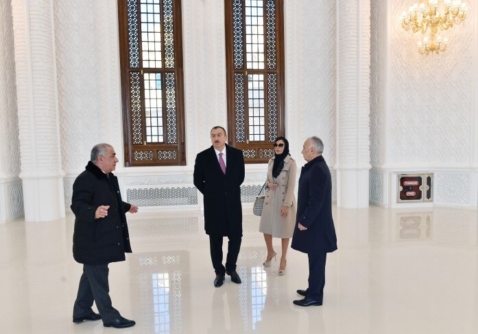 Президент Азербайджана открыл мечеть Гейдара в Баку
