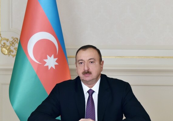 Президент Ильхам Алиев поздравил азербайджанский народ по случаю Дня солидарности азербайджанцев мира и Нового года
