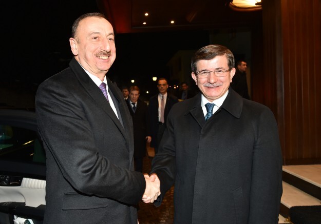 Ильхам Алиев встретился с Ахметом Давутоглу (Фото)