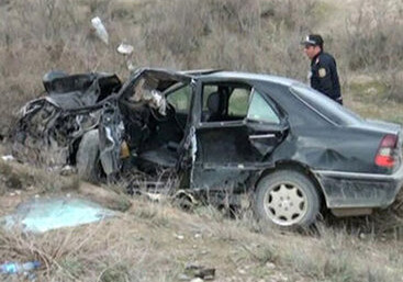 В Евлахе при столкновении двух машин погибла женщина