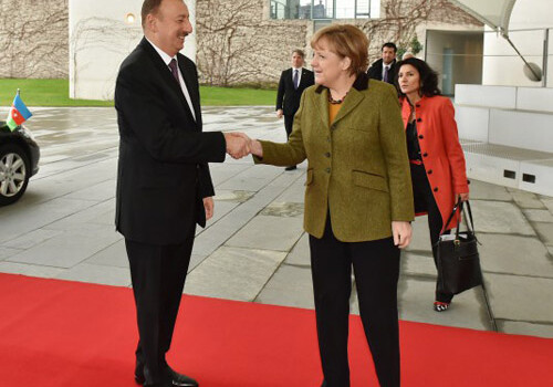 Президент Азербайджана встретился с канцлером Германии (Фото)
