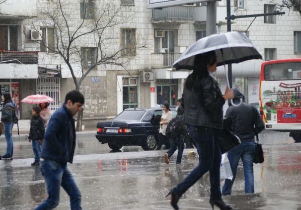 Завтра в Баку будет временами дождливо