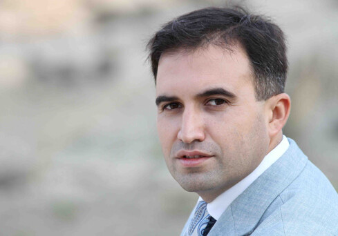 Гаджи Нуран Гусейнов после 2-летнего лечения возвращается в Баку