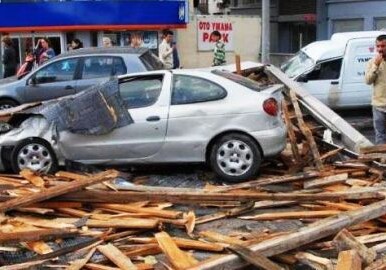 Ураган в Турции унес жизни 5 человек, более 100 пострадали