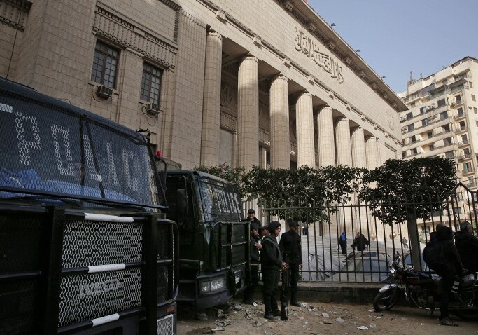 Египетский суд приговорил более 180 человек к смертной казни за убийство полицейских