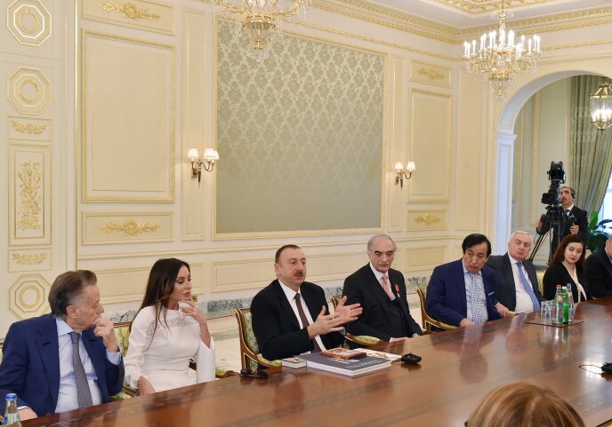 Президент Азербайджана встретился с деятелями культуры России (Фото)
