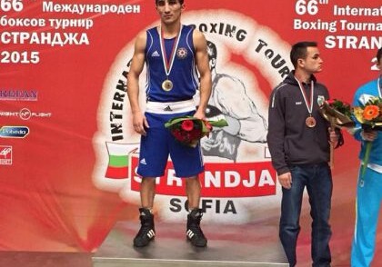 Азербайджанский боксер в финале победил армянина