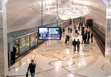 В Бакинское метро возвращается реклама