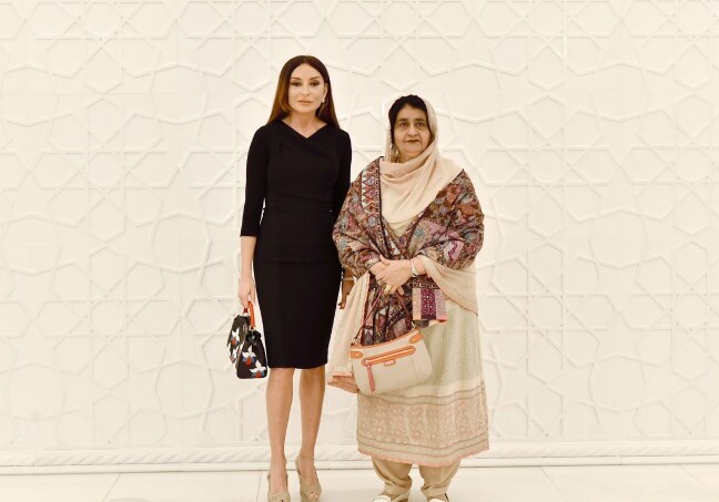 Состоялась встреча первых леди Азербайджана и Пакистана (Фото)
