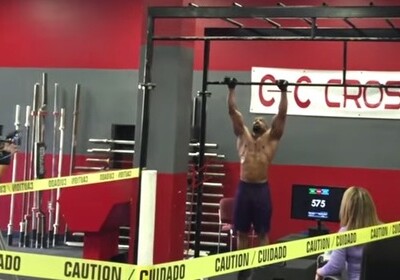 Житель Техаса установил новый мировой рекорд по подтягиваниям (Видео)