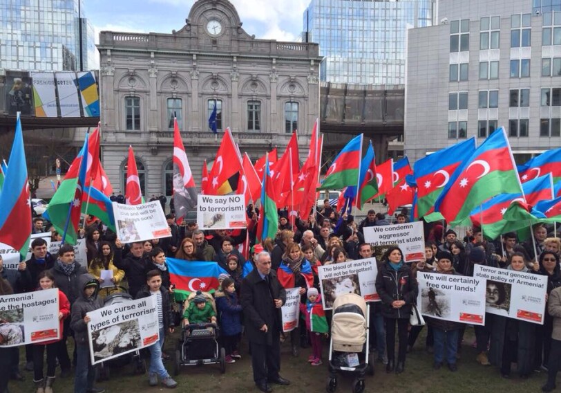 В Брюсселе прошел митинг ко Дню геноцида азербайджанцев