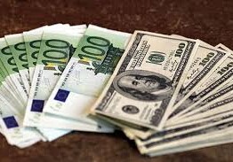 Курс евро и доллара повысился к манату
