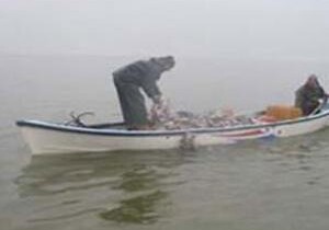 На Каспии спасены два рыбака
