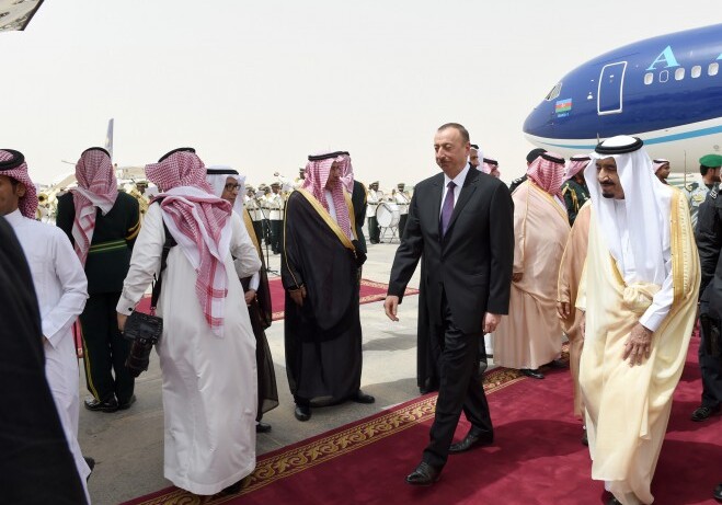 Президент Азербайджана совершает визит в Саудовскую Аравию (Фото) (Добавлено)