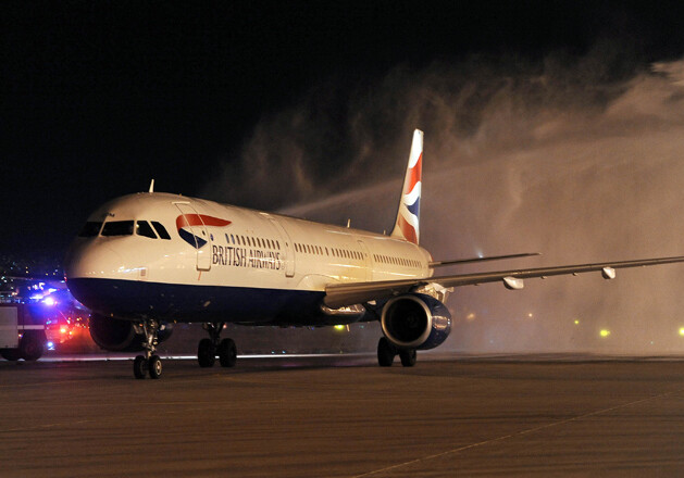 ЧС на рейсе Баку-Лондон:спустя 11 минут после вылета самолет British Airways вернулся обратно 