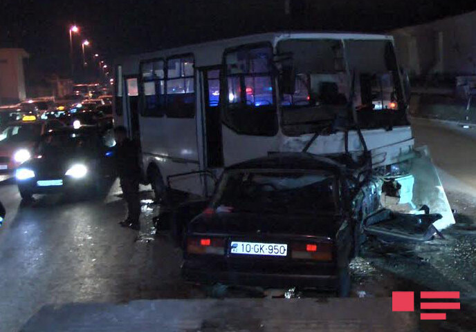 В Баку автобус врезался в «жигули», погибли 4 человека (Добавлено)