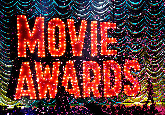 Шоу и победители MTV Movie Awards-2015: Дженнифер Лопез отличилась испугом (Фото-Видео)