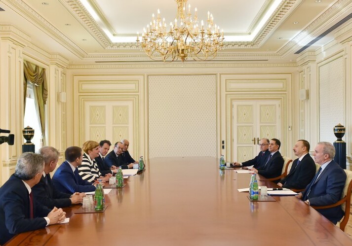 Президент Азербайджана принял министра экономического развития Италии