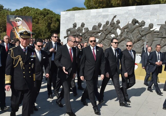 Президент Азербайджана принимает участие в церемонии, посвященной 100-летию победы при Чанаккале (Фото-Видео)