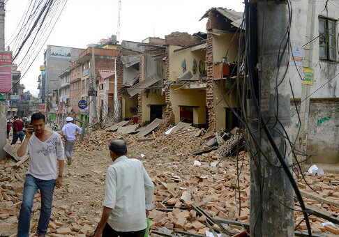 Число жертв землетрясения в Непале превысило 2 тыс. человек, среди пострадавших – азербайджанец
