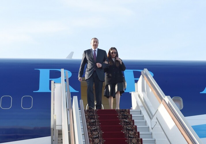 Президент Азербайджана прибыл с рабочим визитом в Россию (Фото)