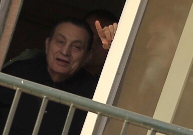 Мубарака приговорили к трем годам тюрьмы за хищения