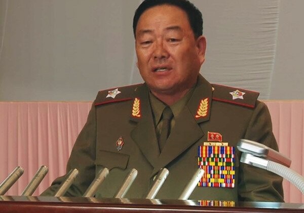 В КНДР публично казнен министр обороны