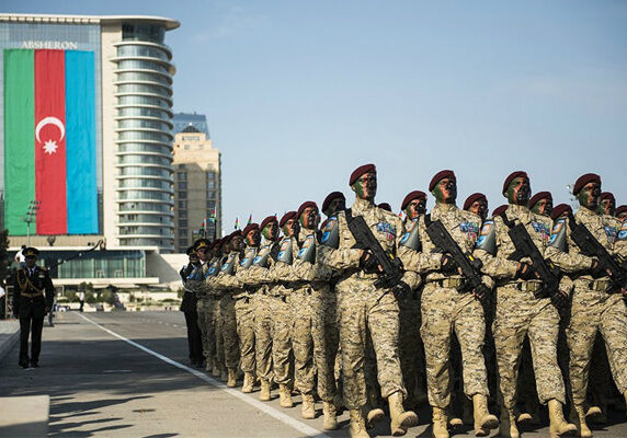 В Баку пройдет военный марш