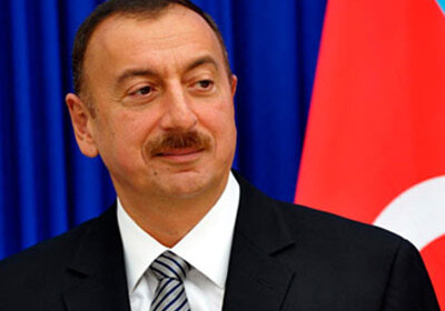 Ильхам Алиев поздравил Ахмета Давутоглу 