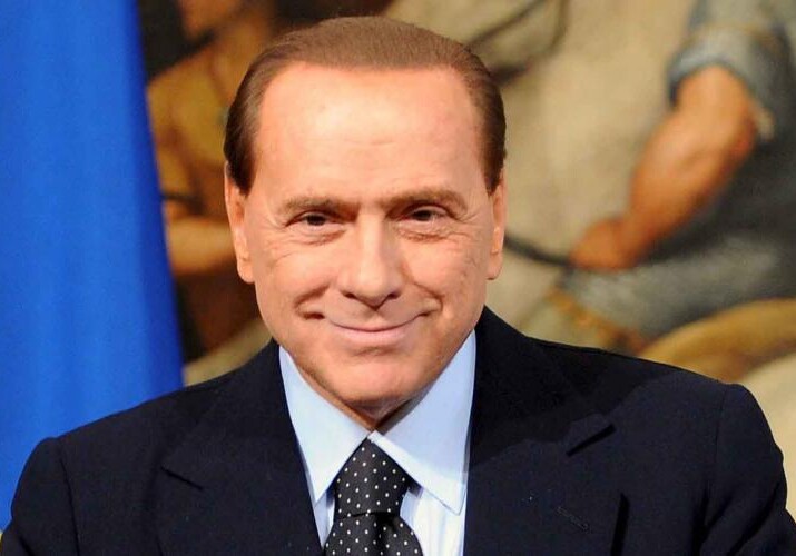 Берлускони согласился на издание официальной биографии