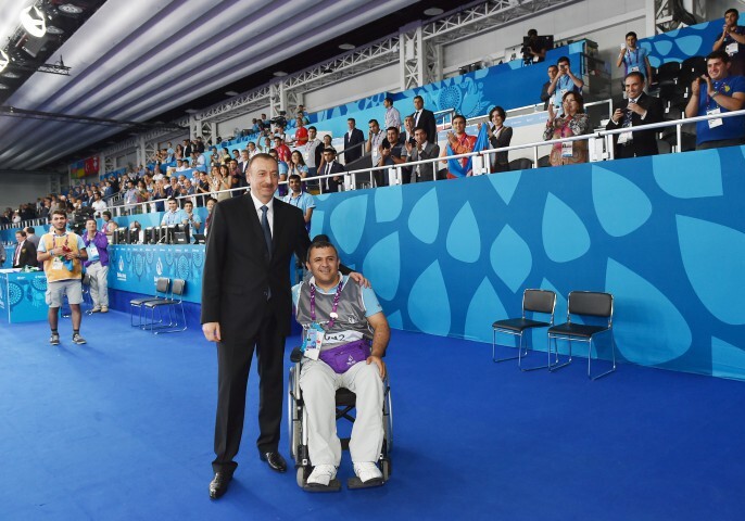 После награждения чемпиона, президент Азербайджана встретился с инвалидом карабахской войны  (Фото)