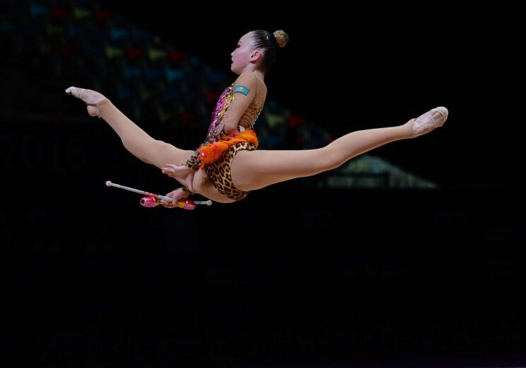 Азербайджанский атлет завоевал серебряную медаль в соревнованиях по спортивной гимнастике 