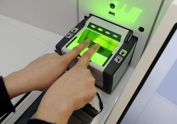 С 23 июня азербайджанцы будут сдавать отпечатки пальцев для шенгенской визы