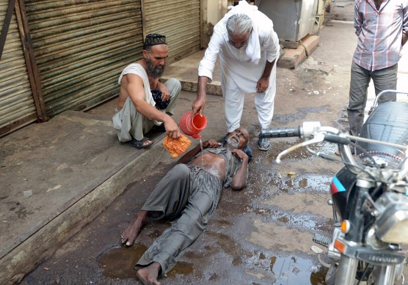Число погибших от жары в Пакистане превысило 800 человек